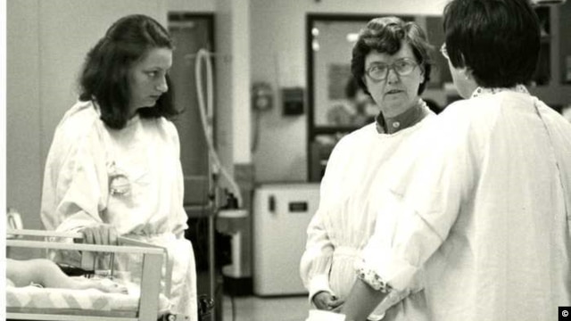 Dr. Mary Ellen Avery, center, working in 1977