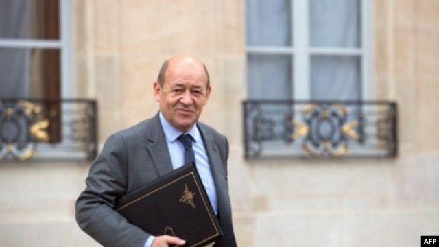 Umushikiranganji ajejwe kwivuna abansi w'Ubufransa, Jean-Yves Le Drian 