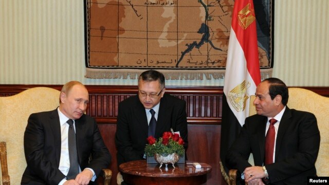 Tổng thống Nga Vladimir Putin hội đàm với Tổng thống Ai Cập Abdel Fattah al-Sisi tại Cairo, ngày 9/2/2015.