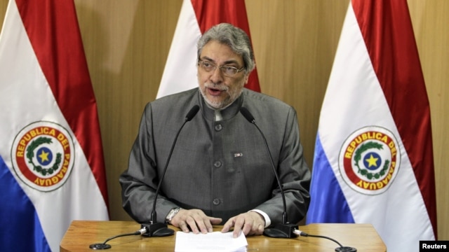 El presidente paraguayo Fernando Lugo anunció hoy la creación de una comisión independiente con la participación de la OEA que investigará la muerte de seis policías y 11 campesinos, causa del juicio político aprobado hoy en su contra.