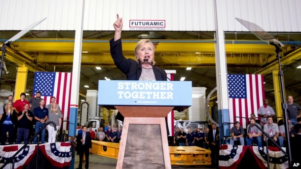 Bà Hillary Clinton công bố kế hoạch kinh tế, ở Warren, Michigan, 11/8/2016.