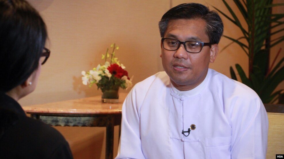 ႏိုင္ငံျခားေရးဝန္ႀကီးဌာန၊ အျပည္ျပည္ဆိုင္ရာအဖြဲ႔အစည္းမ်ားနဲ႔ စီးပြားေရးရာဌာန၊ ညႊန္ၾကားေရးမွဴးခ်ဳပ္ ဦးေက်ာ္မိုးထြန္းကို ေဒၚခင္စိုးဝင္းက ေတြ႔ဆံုေမးျမန္း