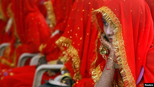 Urdu-VOA-Muslim-Bride-News-Image