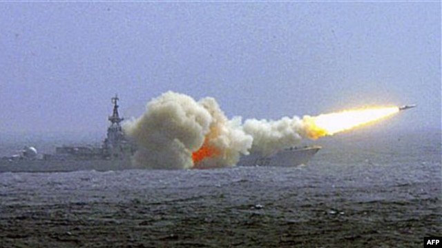 Cuộc thảo luận thường niên lần ba giữa các giới chức quân đội Việt – Mỹ diễn ra trong bối cảnh căng thẳng dâng cao tại biển Đông.