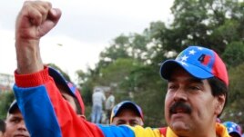Maduro anunció que el presidente Chávez "está reflexionando un conjunto de medidas económicas". 