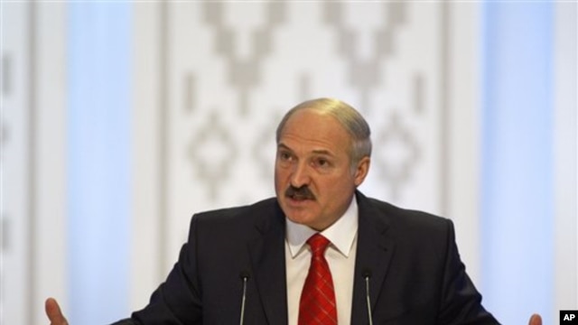 Incumbent Belarusian President Alexander Lukashenko speaks during a news conference after preliminary election results show him overwhelmingly winning a fourth term in Minsk, 20 Dec 2010