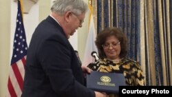 Джон Теффт и директор департамента науки и образования Министерства культуры России Александра Аракелова