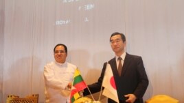 ျမန္မာ- ဂ်ပန္ သီလဝါ စီးပြါးေရးဇံု အက်ိဳးတူပူးေပါင္းတည္ေဆာက္ေရးသေဘာတူညီခ်က္ စာခ်ဳပ္မူၾကမ္း လက္မွတ္ေရးထိုးစဥ္က။