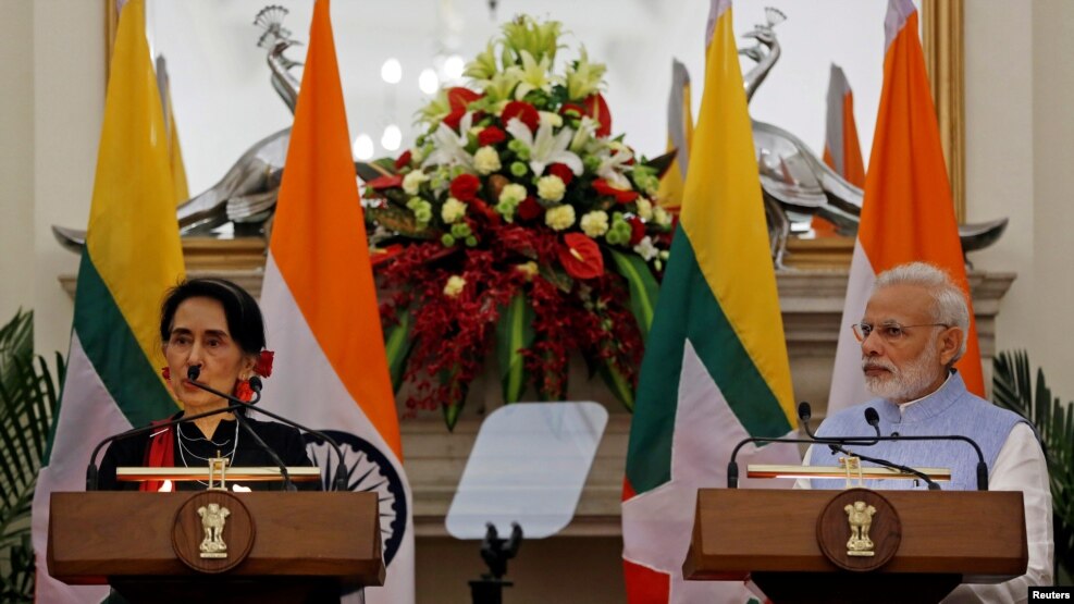 ေဒၚစုႏွင့္ အိႏိၵယ၀န္ႀကီးခ်ဳပ္ တို႔ရဲ႕သတင္းစာရွင္းလင္းပြဲ