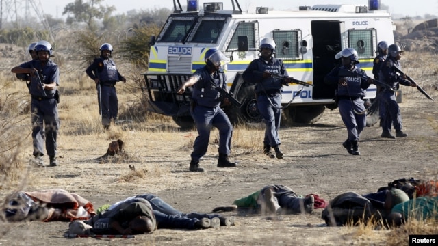 Lonmin platina koni oldida, 16-avgust, 2012