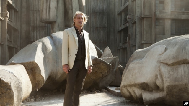 Javier Bardem interpreta al villano Raoul Silva en la última película de James Bond que se estrena este viernes.