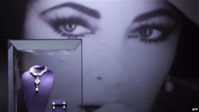 Elizabeth Taylor’ın Mücevherlerine 166 Milyon Dolar