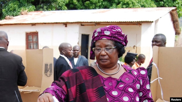 Rais Joyce Banda aliposhiriki kwenye upigaji kura katika uchaguzi mkuu uliofanyika Mei 20, 2014