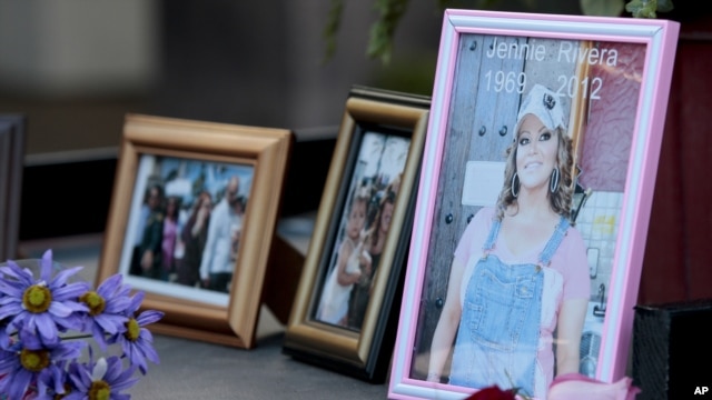 Jenni Rivera Enterprises ha sido demandada por las familias de las otras cuatro victimas del accidente áereo.