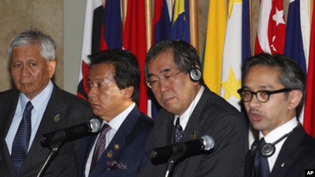 Foreign ministers of Japan and Association of Southeast Asian Nations (ASEAN) member nations hold a news conference after a special ASEAN-Japan ministerial meeting, Jakarta, Indonesia, April 9, 2011.