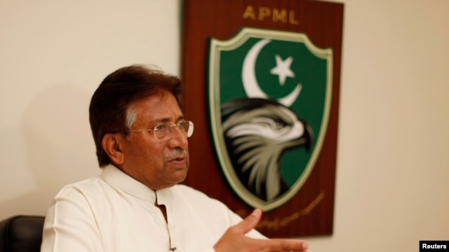 Cựu Tổng thống Pakistan Pervez Musharraf trong cuộc phỏng vấn với hãng thông tấn Reuters tại Dubai, ngày 8/1/2012 (ảnh tư liệu).