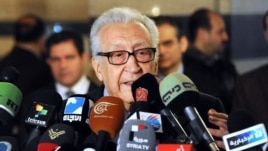 International peace envoy Lakhdar Brahimi gives a press conference at a Damascus hotel on December 27, 2012.