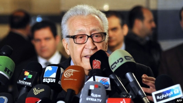 International peace envoy Lakhdar Brahimi gives a press conference at a Damascus hotel on December 27, 2012.