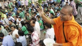 Hundreds of villagers prayed at the spirit's shrine, demanding the government to stop giving land concession to private companies in Cambodia's four provinces of Preah Vihear, Kampong Thom, Steung Treng and Kratie, file photo. 