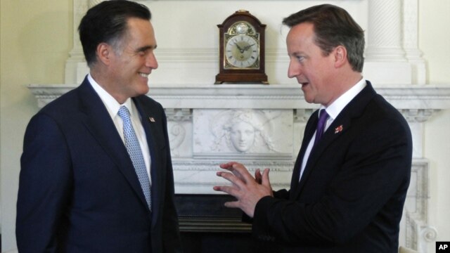 Mitt Romney se entrevistó este jueves con el primer ministro británico, David Cameron, en Londres.