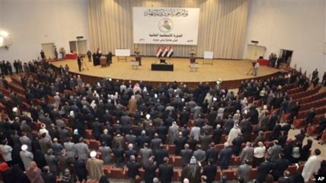 Iraqi lawmakers attend the parliament session in Baghdad, Iraq (File)
