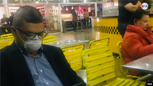 Hasta el domingo 15 de marzo de 2020, Venezuela reportó 17 casos confirmados del nuevo coronavirus. El gobierno en disputa de Nicolás Maduro atribuyó los contagios a pasajeros o transeúntes de Europa y Colombia. (Foto: Gustavo Ocando Alex)