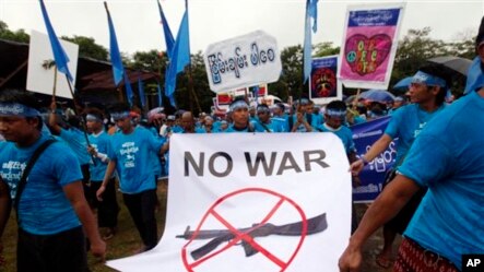 ႏိုင္ငံတကာၿငိမ္းခ်မ္းေရးေန႔ ျပည္တြင္းစစ္ရပ္စဲေရး ေတာင္းဆိုကာ ခ်ီတက္လမ္းေလွ်ာက္လာသည့္ စစ္ဆန္႔က်င္ေရး ခ်ီတက္လမ္းေလွ်ာက္ပဲြျမင္ကြင္း။