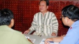 Ông Đinh Đăng Định, trước đây là giáo viên trường trung học phổ thông Lê Quý Đôn, huyện Tuy Đức, bị khởi tố với tội danh 'tuyên truyền chống phá Nhà nước'
