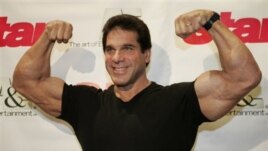Lou Ferrigno, star of the original "Incredible Hulk" in New York in 2004
