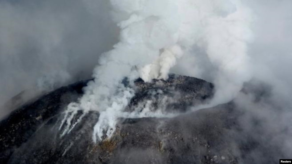 El volcán, de 3.820 metros de altura, está a 690 kilómetros al noroeste de la Ciudad de México.