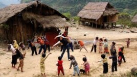 Cơm Có Thịt giúp đỡ các trẻ em vùng cao ở độ tuổi 3,4 có một bữa ăn có thịt.
