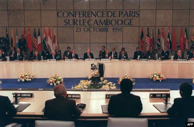 A general view of the Cambodian Peace Conference in Paris 23 October 1991. AFP PHOTO ERIC FEFERBERG