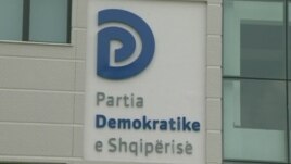 Demokratët hapin garën për kryetarin e ri
