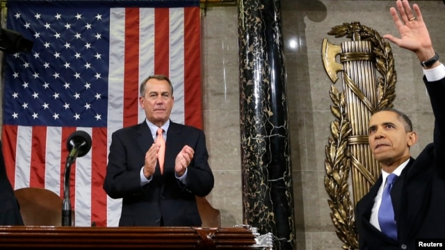Boehner aplaude a Obama, pero rechaza su idea de elevar el salario mínimo.