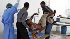 Foto de archivo de un paciente que sufre los síntomas del cólera, en un hospital del Caribe.