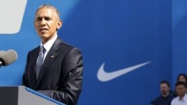 Tổng thống Obama phát biểu tại công ty Nike ở bang Oregon, ngày 8/5/2015. Tổng thống Obama nói rằng theo thỏa thuận đang được bàn thảo, Việt Nam sẽ 'lần đầu tiên phải nâng các tiêu chuẩn về lao động'.