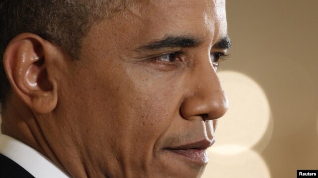 Tổng thống Obama thuộc đảng Dân chủ hy vọng rằng các nhà lãnh đạo các công ty quốc tế nổi tiếng và nhiều công ty khác sẽ ủng hộ ông kêu gọi vừa giảm chi vừa tăng thuế. (REUTERS/Kevin Lamarque)