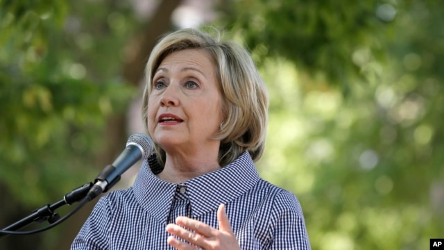 Ứng cử viên tổng thống của đảng Dân chủ Hillary Clinton trong một cuộc họp báo ở Des Moines, Iowa, ngày 15/8/2015.