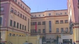 Në Tiranë 14 refugjatët e parë muxhahedinë