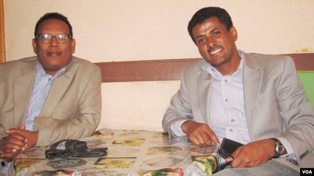 ከግራ ወደ ቀኝ ፡ ዶ/ር ሀይለማሪያም እና ዶ/ር ሙሉጌታ 