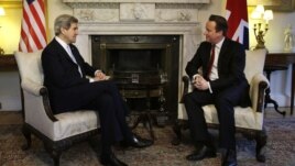 Birêz Kerry û Serokwezîrê Brîtanî David Cameron, roja Duşem, 25'ê Şubatê, 2013.