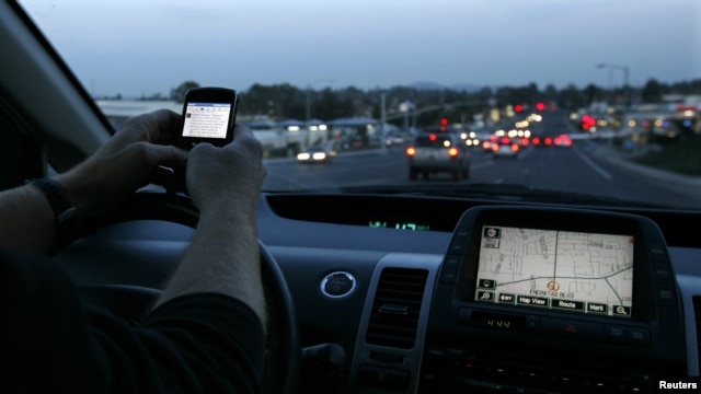 En la última semana un adolecente de Estados Unidos fue condenado a 12 meses de prisión por causar un accidente de tránsito, mientras conducía y enviaba mensajes de texto.