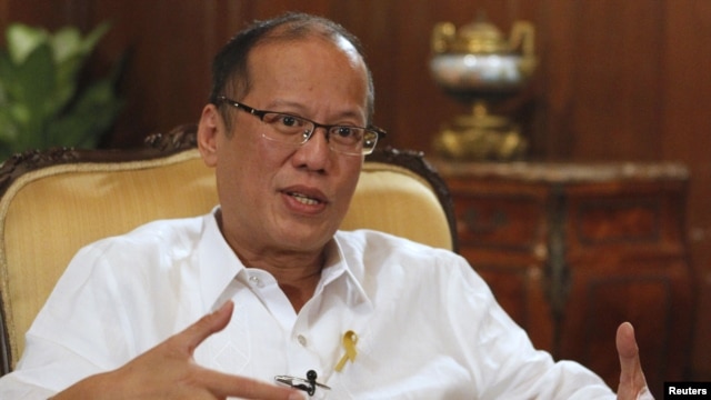 Philippine President Benigno Aquino gestures during an interview with Reuters at the Malacanang presidential palace in Manila, July 2, 2012. 