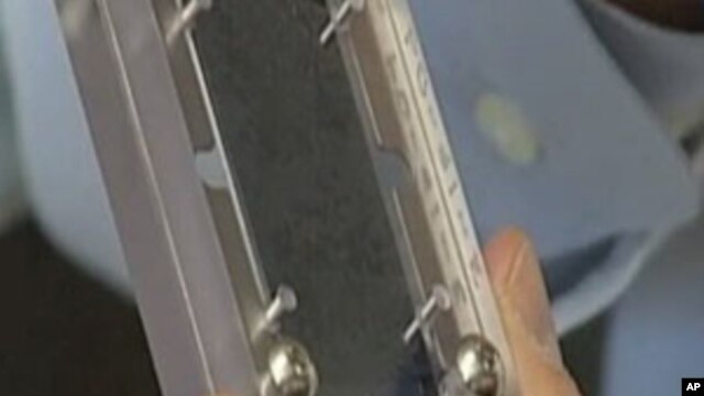 A blood sample is run across a microchip that is treated with a special glue that only collects cancer cells