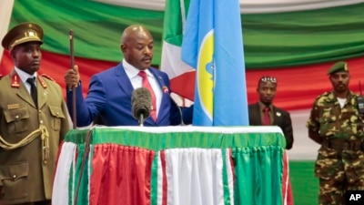 Burundi's President Pierre Nkurunziza is sworn in for a third term at a ceremony in the parliament in Bujumbura, Aug. 20, 2015. 
