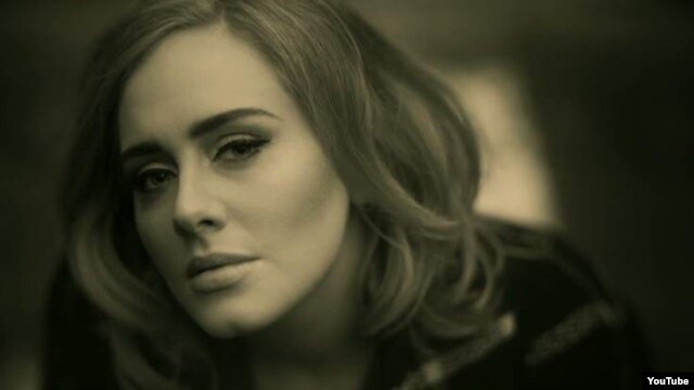 Penyanyi asal Inggris, Adele.