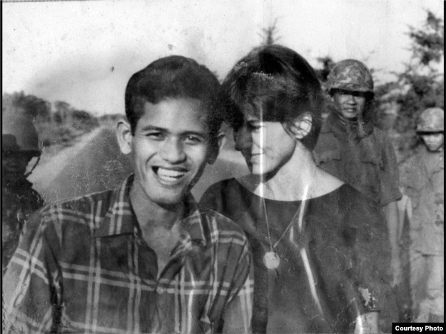 Kate Webb (right) with Chhim Sarath, her driver who was captured and killed. (Sylvana Foa/Documentation Center of Cambodia)
