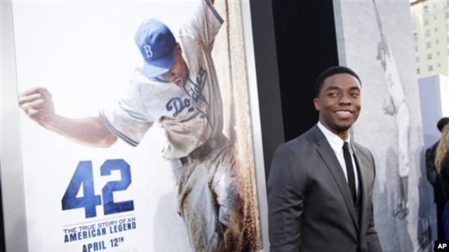 Jackie Robinson picture with actor from film 42
