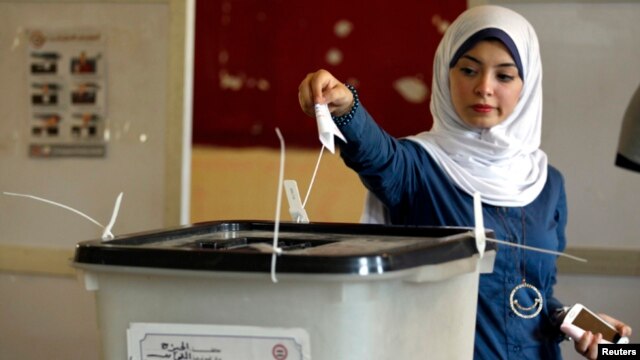 De una población de casi 90 millones de egipcios, 54 millones están inscritos para votar en los comicios.