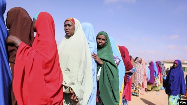 Women in Somaliland queue-up to cast ballots in municipal elections, Nov. 28, 2012. Credit: Kate Stanworth